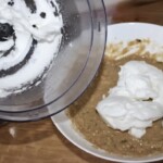 Ciasto migdałowe z gruszkami miodem i cynamonem