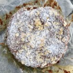 Ciasto migdałowe z gruszkami miodem i cynamonem