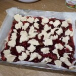 Ciasto z agrestem i budyniem pod kruszonką