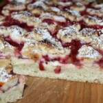 Ciasto z agrestem i budyniem pod kruszonką