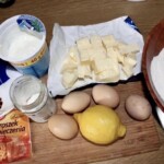 Ciasto z rabarbarem na gęstym greckim jogurcie