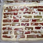 Ciasto z rabarbarem na gęstym greckim jogurcie