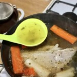 rosół wołowy w garnku