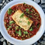 Dorsz z warzywami duszony po hiszpańsku