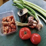 Duszona wieprzowina z porami i pomidorem składniki