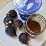 świeże figi na talerzu