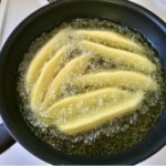 Frytki greckie z oregano wersja z Krety smażą się na patelni