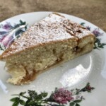 Greckie ciasto na jogurcie dżemem okraszone