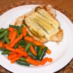 Grillowane piersi z kurczaka z serem i ogórkami