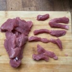 mięso krojone w cienkie paski