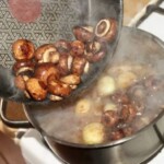 Gulasz cielęcy z warzywami i cebulkami perłowymi