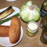 Hot dog z makrelą wędzoną po holendersku składniki