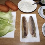 Hot dog z makrelą wędzoną po holendersku