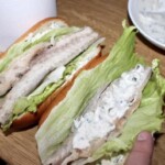 Hot dog z makrelą wędzoną po holendersku