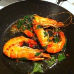 Krewetki po tajsku z ryżem kolorowym