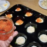 Krewetki w galarecie z groszkiem i jajkiem