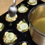 Krewetki w galarecie z groszkiem i jajkiem