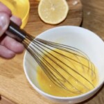 przygotowanie sosu cytrynowego do kurczaka duszonego