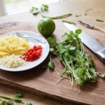 posiekane drobno czosnek, chilli, imbir na talerzyku