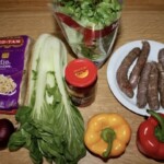 Makaron po chińsku z klopsikami składniki