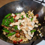 Makaron z indykiem na ostro z grzybami