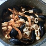 przygotowanie sosu do owoców morza