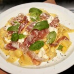 Makaron z szynką parmeńską czosnkiem i serem