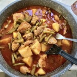 Mięso duszone w sosie z fasolką szparagową