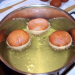 pączki domowe smażą się na smalcu w garnku