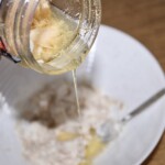 pasta z tuńczyka z kozim serkiem w trakcie przygotowania