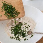 pasta z tuńczyka z kozim serkiem w trakcie przygotowania