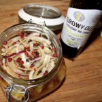 Pikantne śledzie w oleju rydzowym z pieprzem