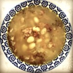 Prosta zupa fasolowa na żeberku wędzonym