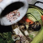 Rosół wołowy z kurczakiem i kaczymi szyjami