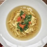 Rosół wołowy z kurczakiem i kaczymi szyjami