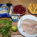 Ryż smażony z kurczakiem warzywami i kolendrą