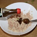 przygotowanie farszu z kurczakiem do sajgonek