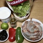 Sałatka krewetkowa ze śliwkami suszonymi