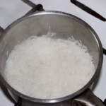 ugotowany ryż w garnku