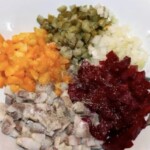 Sałatka śledziowa z burakami i papryką