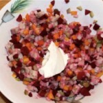 Sałatka śledziowa z burakami i papryką