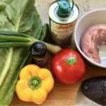 Sałatka z polędwiczką wieprzową papryką i awokado