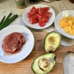 Sałatka z polędwiczką wieprzową papryką i awokado