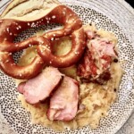 Schab wędzony duszony na kapuście kiszonej