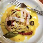 Śledź w oleju z oliwkami kaparami