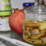 Śledzie z kaparami i papryczką chilli