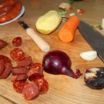 Soczewica po kastylijsku z warzywami i kiełbasą