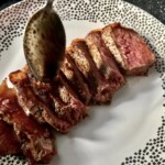 Stek wołowy z rostbefu z masłem i rozmarynem