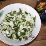 Surówka gruzińska z ogórka i kapusty pekińskiej