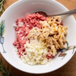 sznycle mielone w trakcie przygotowania